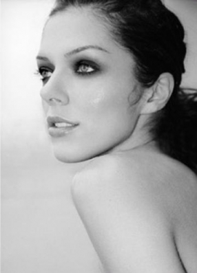 Adrianne Curry
Photo: Tyra Banks
