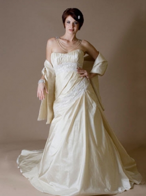 Anna Bradfield
For: Lila Couture Bridal Gowns
