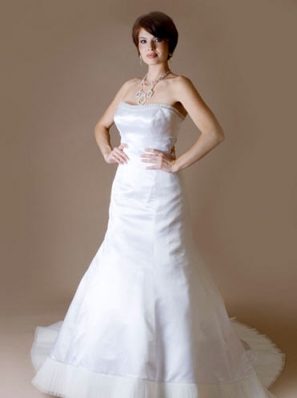 Anna Bradfield
For: Lila Couture Bridal Gowns
