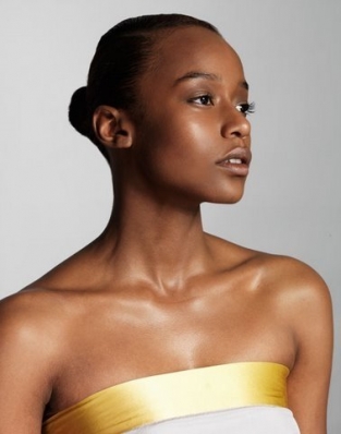 Annaliese Dayes
For: Mahogany Model Management
