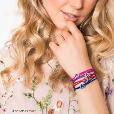 Hannah Jones
For: Caterina Jewelry
