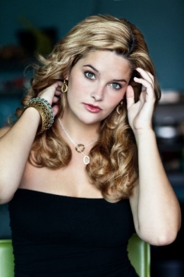 Whitney Thompson
For: Diana Warner Jewelry
