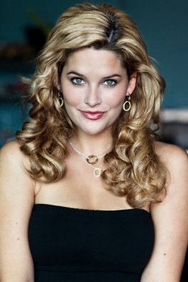 Whitney Thompson
For: Diana Warner Jewelry
