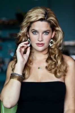 Whitney Thompson
For: Diana Warner Jewelry
