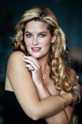 Whitney Thompson
For: Diana Warner Jewelry
