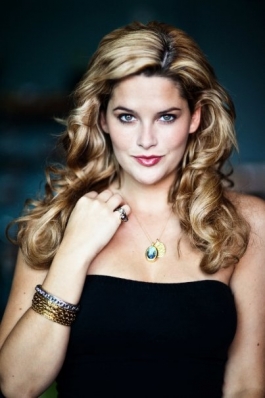 Whitney Thompson
For: Diana Warner Jewelry
