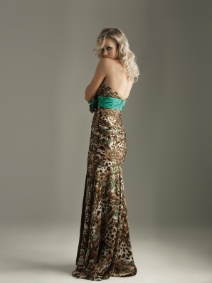 Lauren Brie Harding
For: Night Moves Prom
