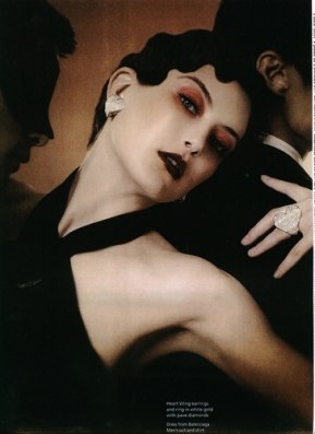 Elyse Sewell
Photo: Billy Kan
For: Talkies Magazine, September 2005
