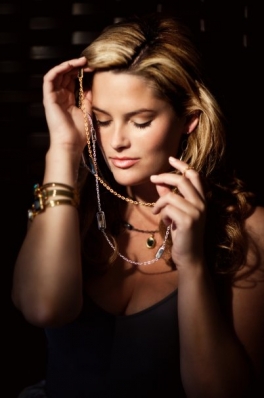 Whitney Thompson
Photo: Meggie Velasco
For: Diana Warner Jewelry
