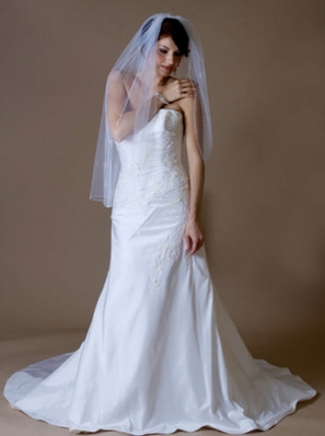 Anna Bradfield
For: Lila Couture Bridal Gowns
