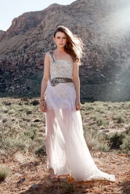 Nicole Linkletter
Photo: Bec Parsons
For: Bride to Be Magazine
