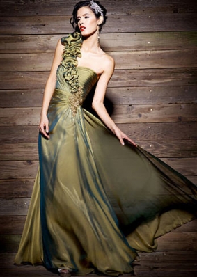 Jaslene Gonzalez
For: Mac Duggal Couture
