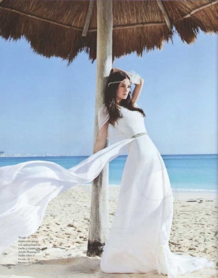 Brittany Markert
Photo: Oscar GonzÃ¡lez
For: InFashion Novias Magazine, Year 5, Number 1
