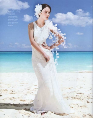 Brittany Markert
Photo: Oscar GonzÃ¡lez
For: InFashion Novias Magazine, Year 5, Number 1
