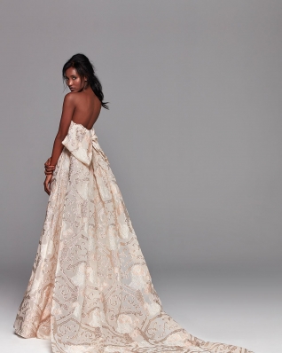 Fatima Siad
For: Alessandra Rinaudo SS20 Collection
