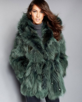 Lisa Jackson
For: Macys | The Fur Vault
