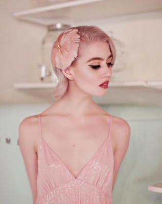 Allison Harvard
Photo: Anna Demarco
For: Bijou Van Ness
