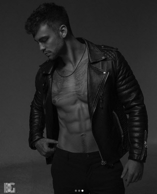 Dustin McNeer
Photo: DGsPhotography
