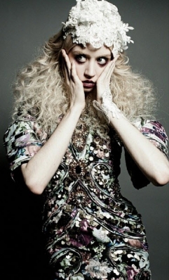 Allison Harvard
Photo: Gee Plamenco
