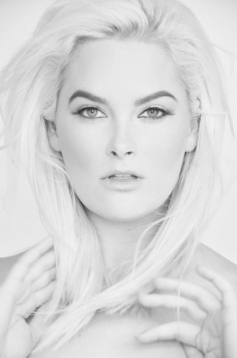 Whitney Thompson
Photo: Manny Roman Fotos
