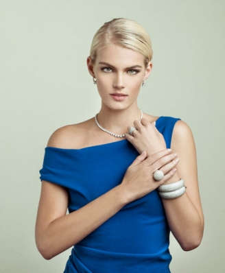 Kristin Kagay
Photo: Pablo Wilson
For: Mery-Satt Joyas 2015 Collection
