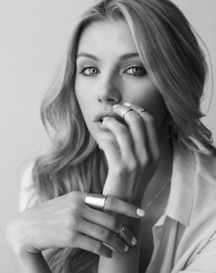 Jourdan Miller
Photo: Eric Parnell
For: Nashelle Jewelry
