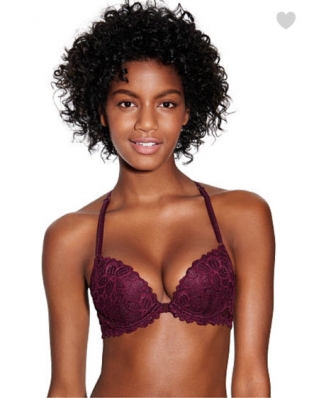 Eboni Davis
For: VS Pink
