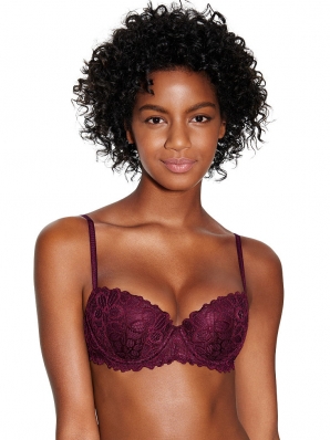 Eboni Davis
For: VS Pink
