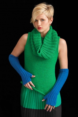 Molly O'Connell
Photo: Rose Callahan
For: Vogue Knitting, Early Fall 2012
