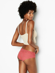 Eboni Davis
For: Victoria's Secret
