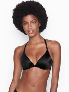 Eboni Davis
For: Victoria's Secret
