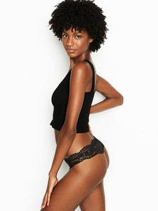 Eboni Davis
For: Victoria's Secret
