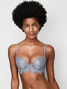 Eboni Davis
For: Victoria's Secret
