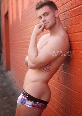 Dustin McNeer
Photo: 6:12 Photography by Eric McKinney
