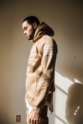 Don Benjamin
Photo: B.Xay
For: "Roperrope"
