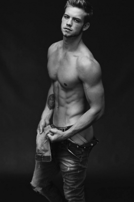 Dustin McNeer
Photo: Joel Codiamat Photography
